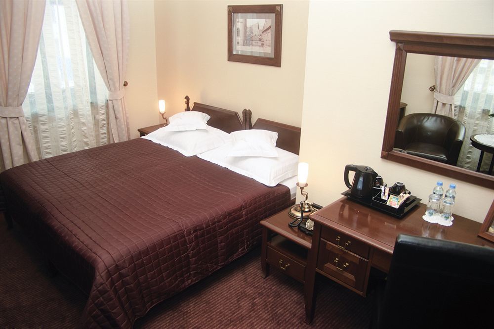 Ester Hotel 4*